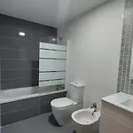 Este *